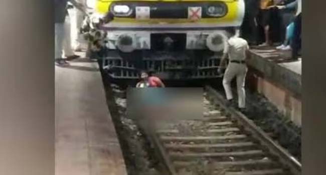 local train accident mumbai