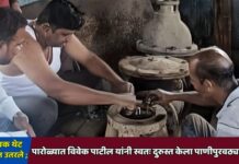 नगरसेवक थेट मैदानात उतरले ; पारोळ्यात विवेक पाटील यांनी स्वतः दुरुस्त केला पाणीपुरवठ्याचा पंप