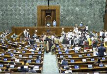 लोकसभेत पंतप्रधानांच्या भाषणाविना राष्ट्रपतींच्या अभिभाषणावरील प्रस्ताव मंजूर